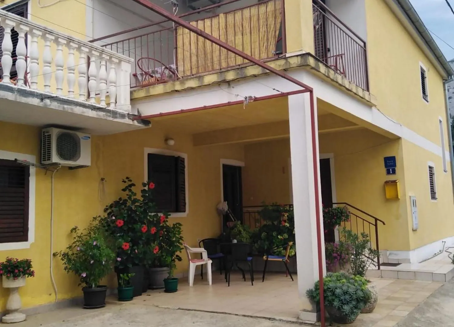 Milka Apartment Starigrad Paklenica