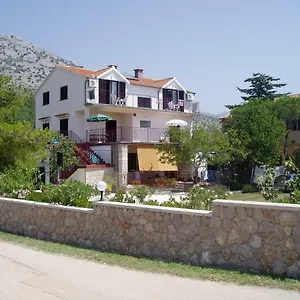 & Luka Stari Grad